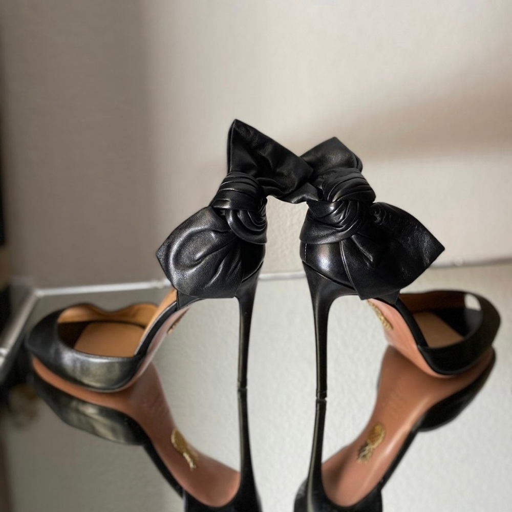 Aquazzura Versailles Peep Toe 105